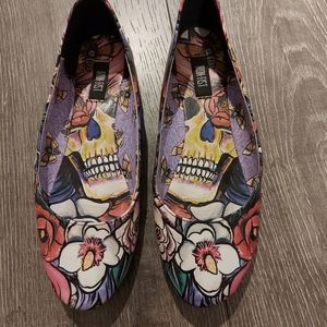 Iron fist flats, size 8 (39) like new